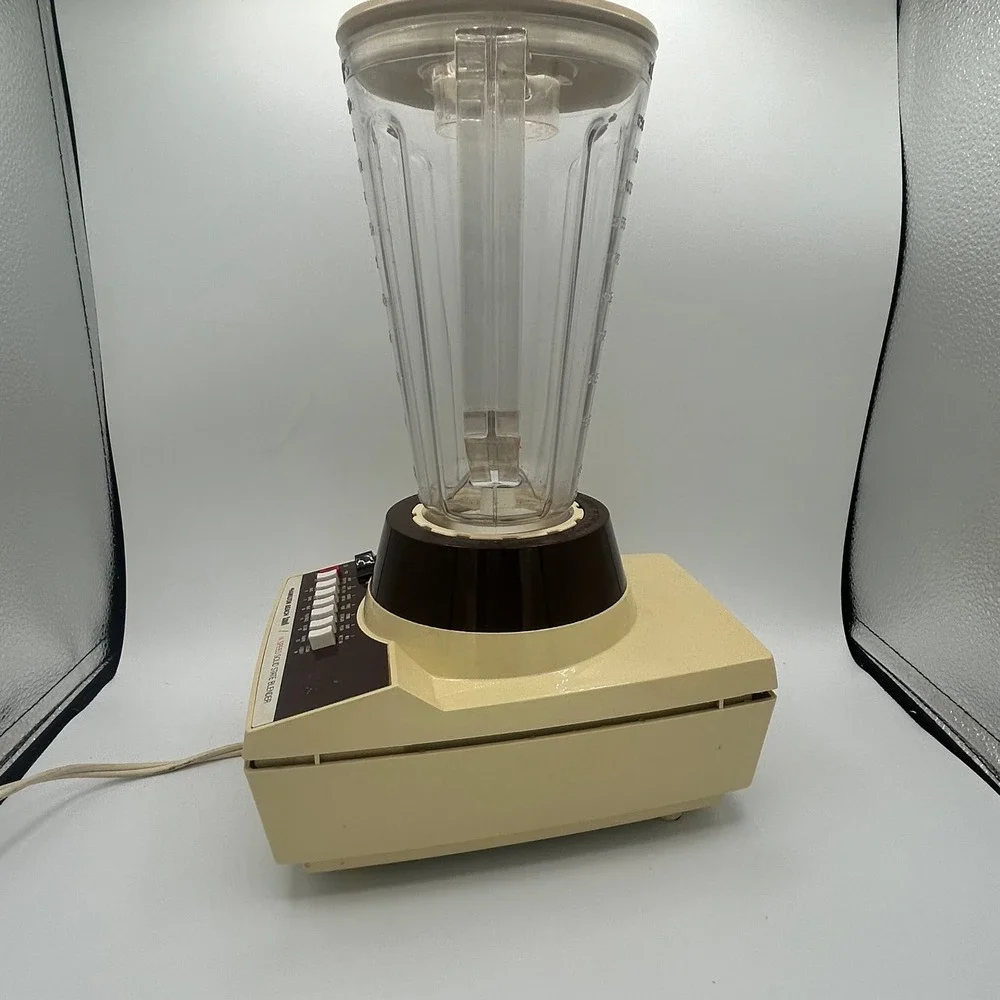 Vintage Hamilton Beach Scovill 14 Speed Solid State Blender 672 Tested Works USA